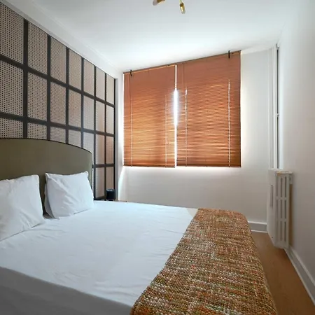 Large Familial Ideal Issy-les-Moulineaux