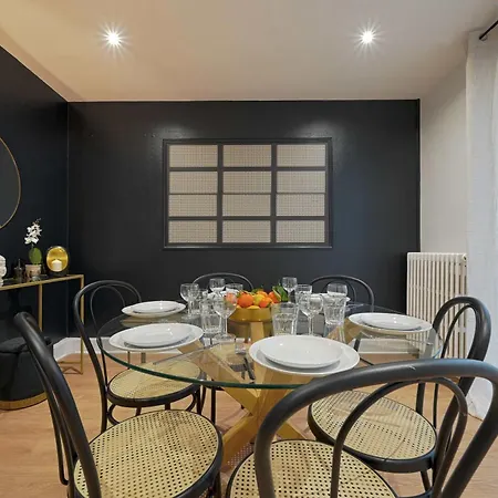 Large Familial Ideal Apartment Issy-les-Moulineaux