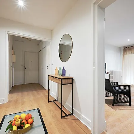 Large Familial Ideal Issy-les-Moulineaux